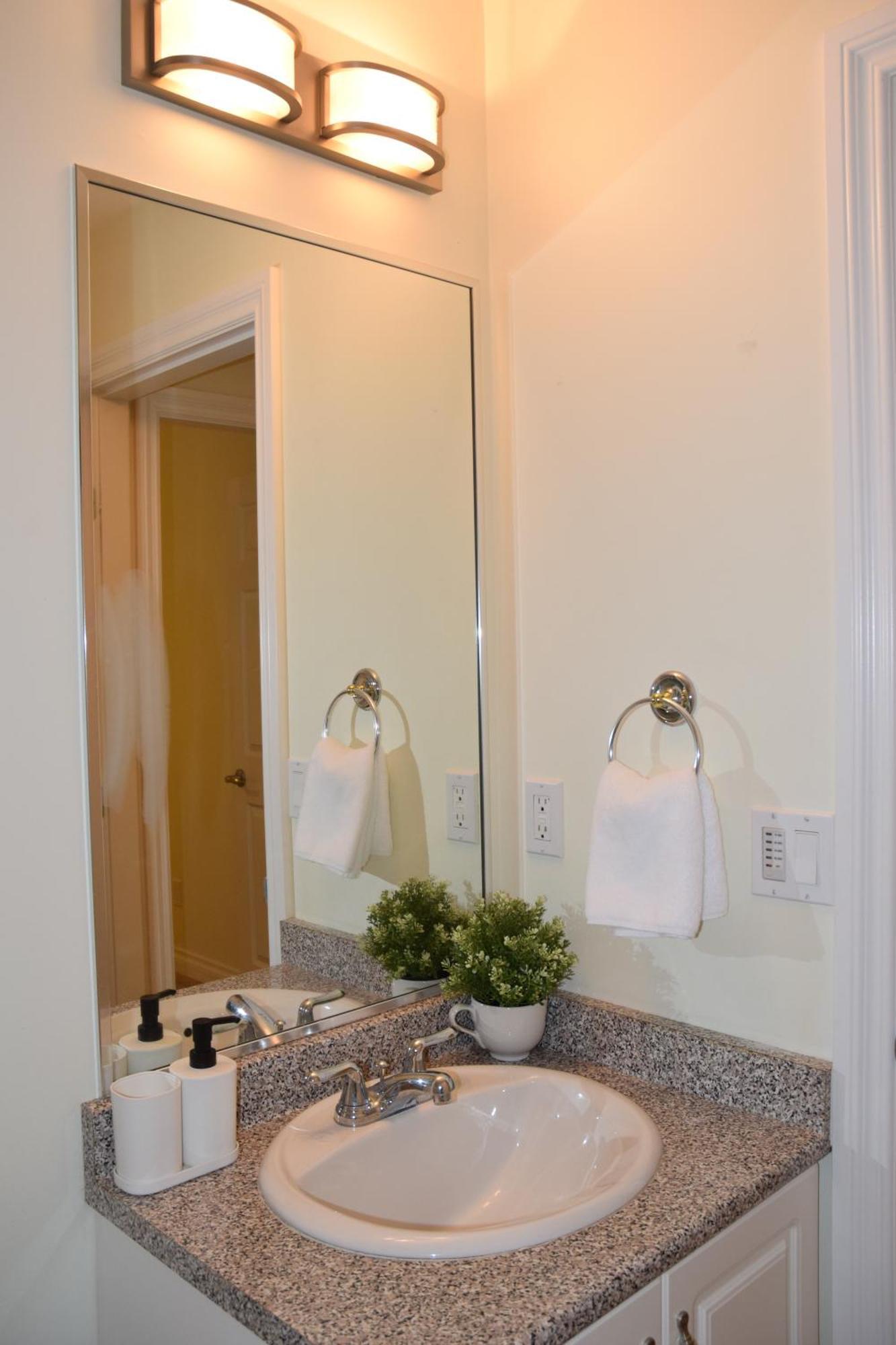A Private Suite In Port Moody Exteriér fotografie